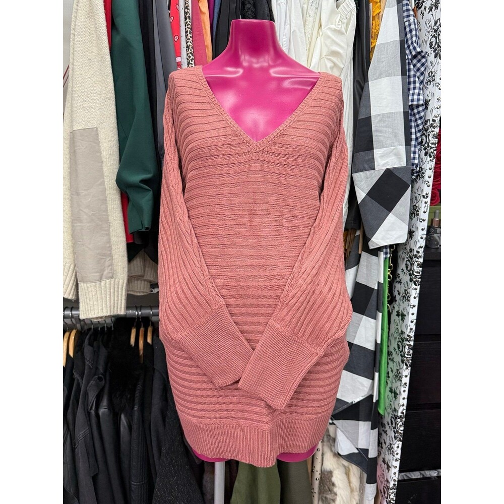 NWT NY&CO Dusty Rose V Neck Cut out Back Long Relaxed Fit Sweater Top size Med